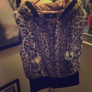 Half sleeve cheetah jacket